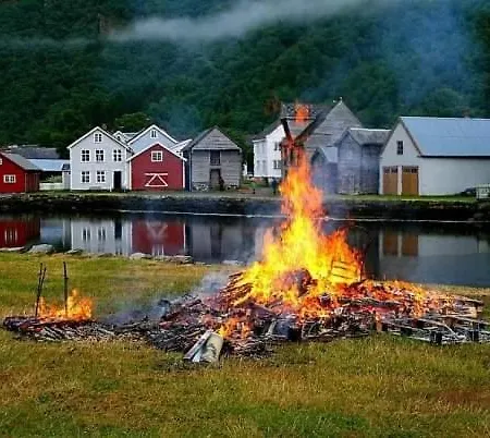 Kvammehuset Pa Gamle Ferienhaus