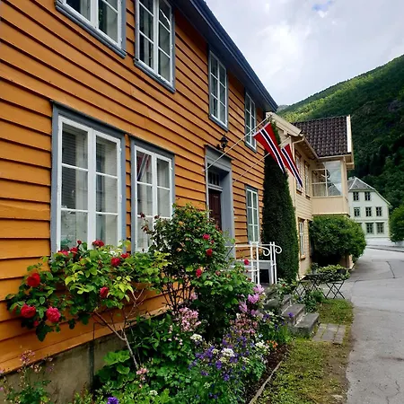 Kvammehuset Pa Gamle Ferienhaus