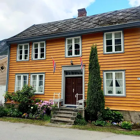 Nyaraló Kvammehuset Pa Gamle