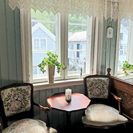 Дом отдыха Kvammehuset Pa Gamle Лердалсёйри