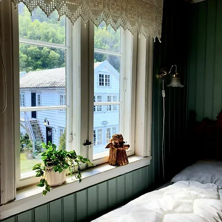 Kvammehuset Pa Gamle Лердалсёйри