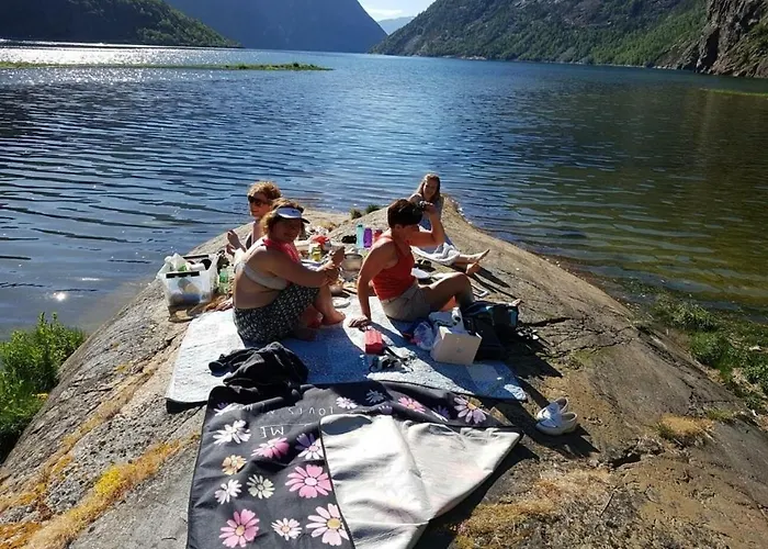 Kvammehuset Pa Gamle Tatil Evi *