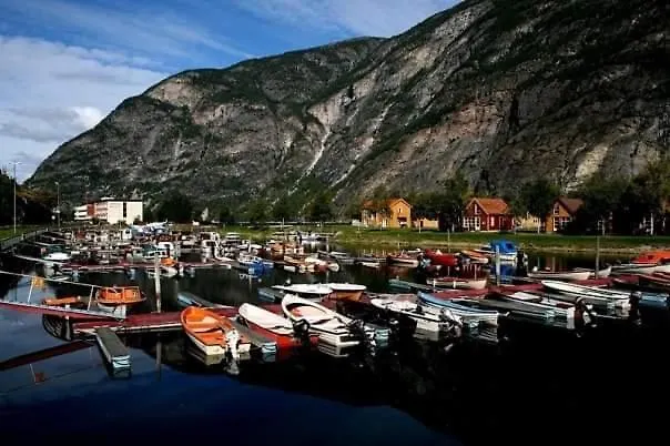 Tatil Evi Kvammehuset Pa Gamle Lærdalsøyri