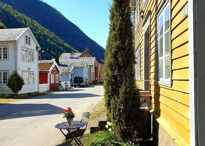 Kvammehuset Pa Gamle Tatil Evi Lærdalsøyri