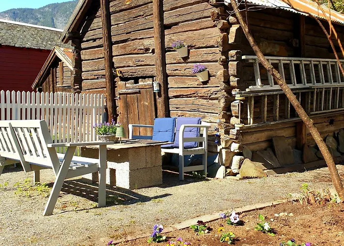 Dom wakacyjny Kvammehuset Pa Gamle Lærdalsøyri