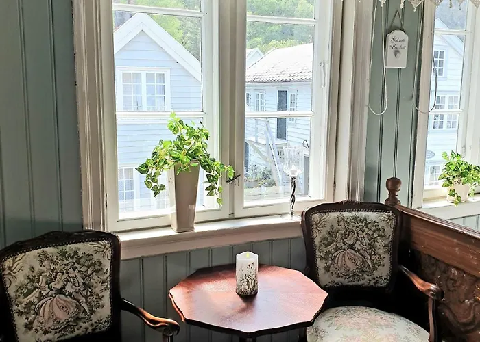 Tatil Evi Kvammehuset Pa Gamle Lærdalsøyri